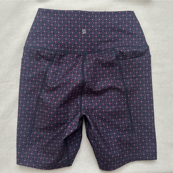 Peloton Matching Set Sports Bra & High Waisted Shorts activewear - Picture 3 of 5